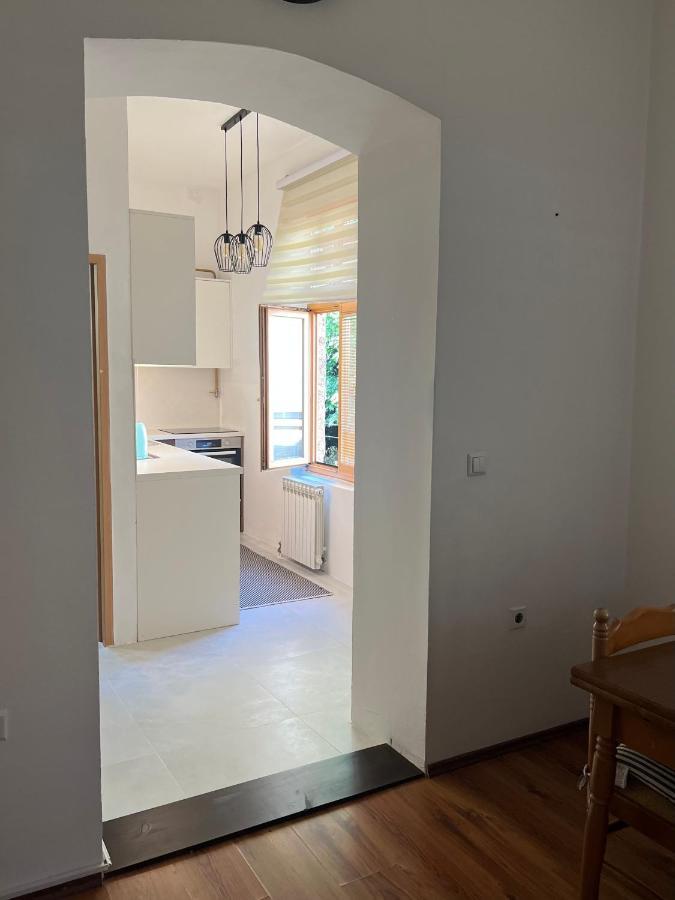 Apartment In Area Of *